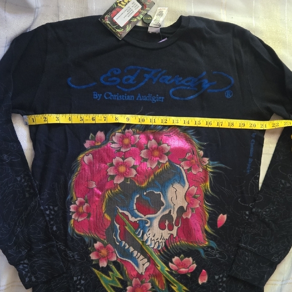 Ed Hardy Black and Pink Skull Long Sleeve Tee - Picture 10 of 15